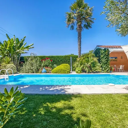 Holiday home Modern With Pool *
