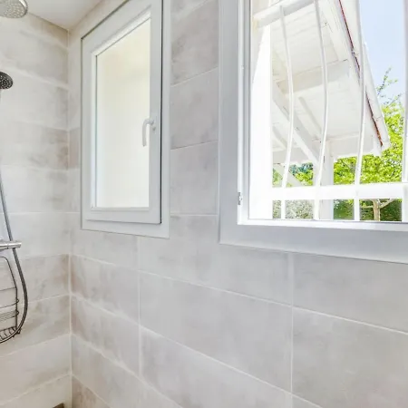 בית נופש Modern With Pool