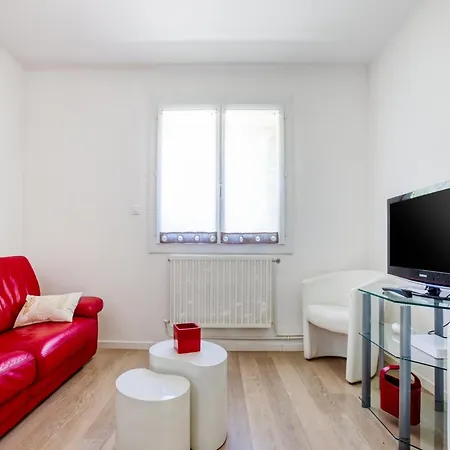 In With Pool Casa de Férias Barry-d'Islemade