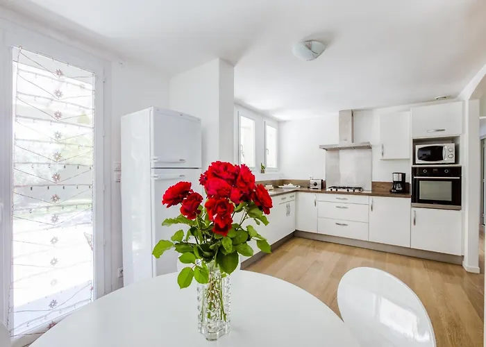 Hébergement de vacances In With Pool *