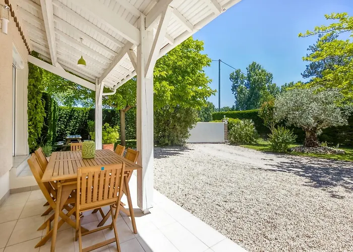 Hébergement de vacances In With Pool *