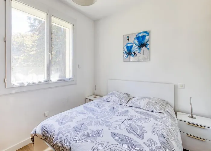 In With Pool Hébergement de vacances